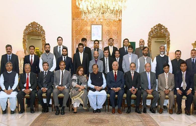 President Mamnoon holds farewell meeting with Presidency&#039;s staffers