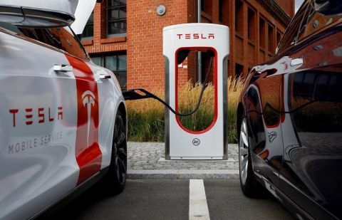 Tesla launches fast electric car charging