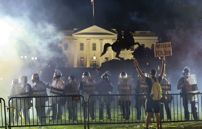 Police fire rubber bullets tear gas to disperse peaceful protest near White House