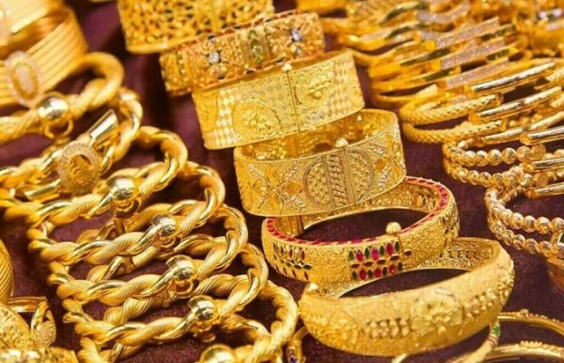 Gold price hits record high in national and international markets