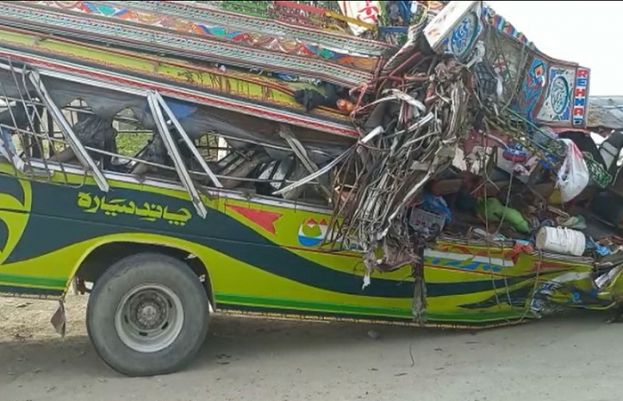 27 killed, over 30 injured in bus, trailer collision in DG Khan