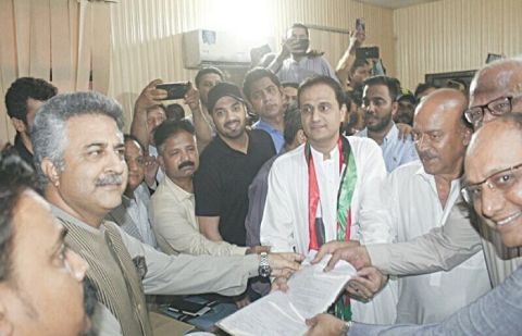 Wahab Wahab filing nomination papers for Karachi mayor election