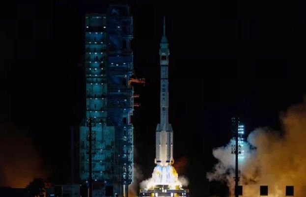 Two Pakistanis picked for China space programme; one to fly as payload specialist
