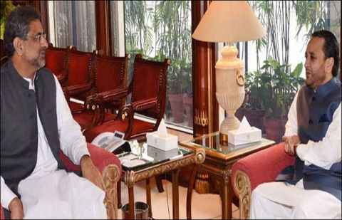 Prime Minister Shahid Khaqan Abbasi and Gilgit-Baltistan Chief Minister Hafiz Hafeez-ur-Rehman