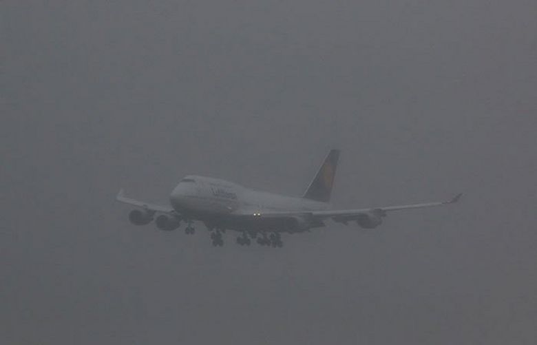 Foreign flights diverted to Muscat due to fog in Karachi