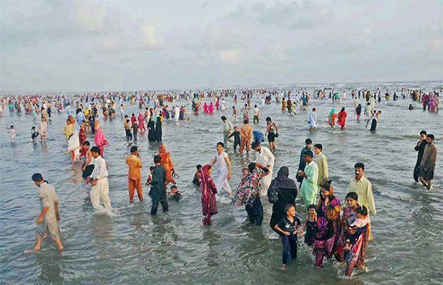 Public is banned from visiting Karachi beaches as Biparjoy threat grows