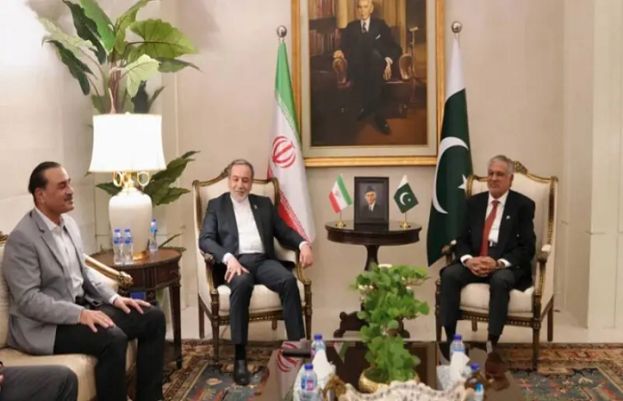 Araghchi meets Field Marshal Asim Munir and Ishaq Dar in peace talks