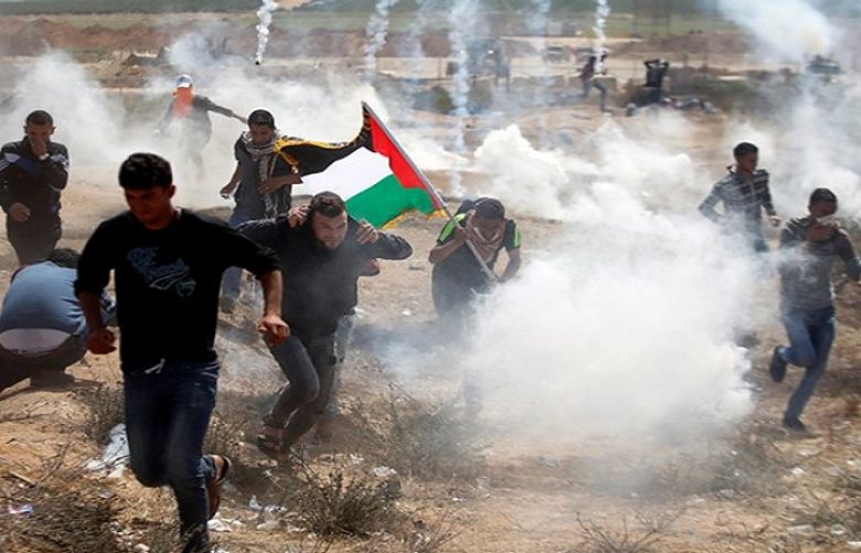 Eight Palestinians martyred as new clashes erupt along Gaza border