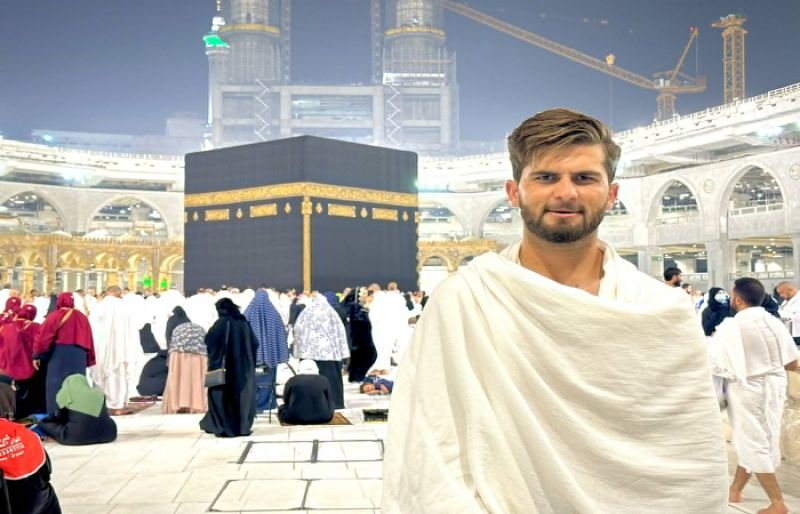 Photo of Star pacer Shaheen Afridi performs Umrah