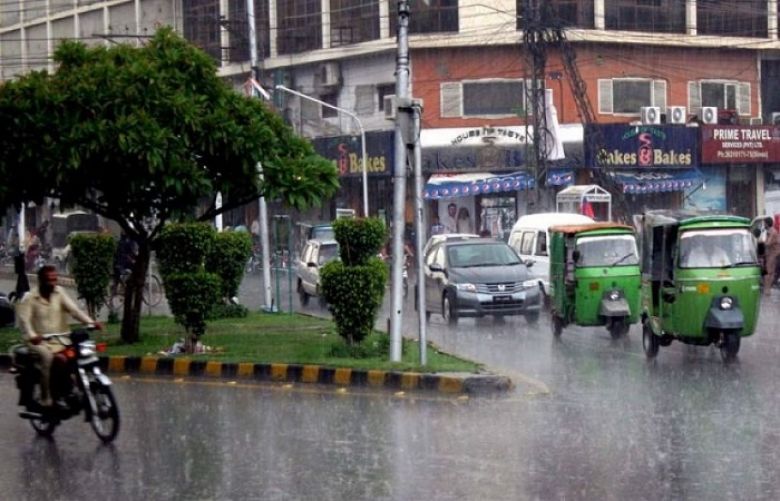 Heavy rain disrupts flight operations at Lahore airport