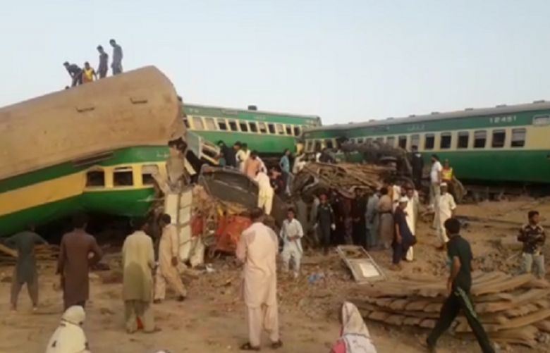 21 killed, dozens injured as two trains collide in Sadiqabad