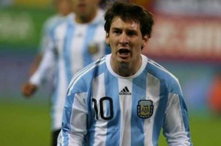 Messi heads Argentina team for qualifiers