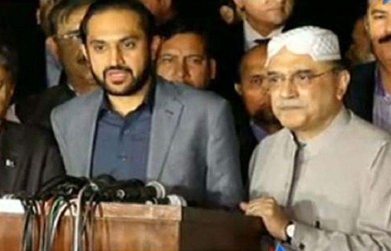 Zardari criticises Rabbani for siding with Nawaz and not resisting his &#039;anti-democratic&#039; moves