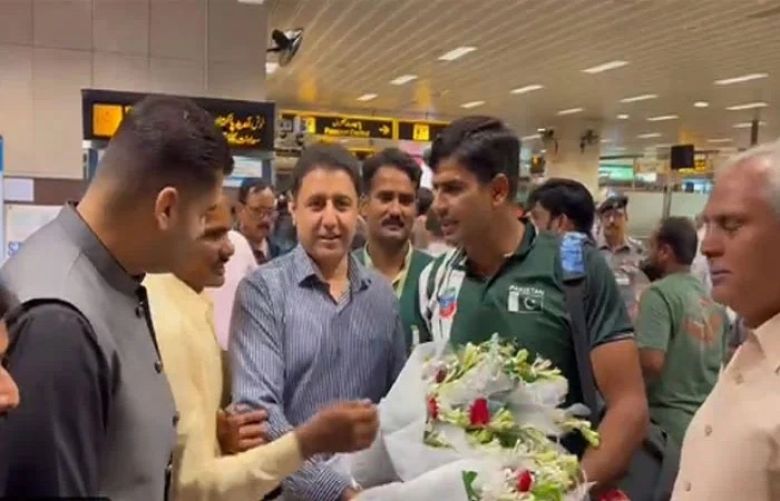 Arshad Nadeem arrives in Pakistan
