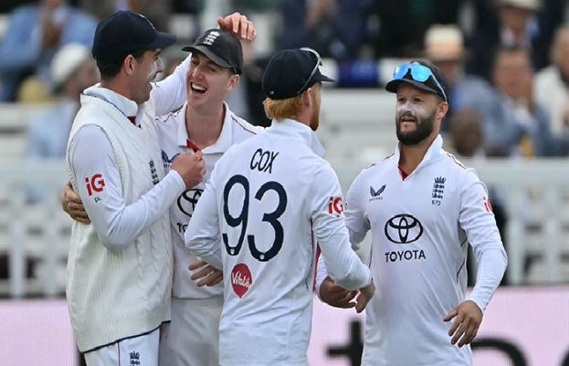 Second Test: England beat Pakistan at Lord's to claim three-match series