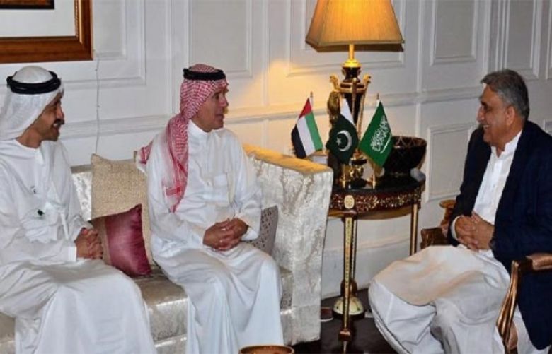 Chief of Army Staff (COAS) General Qamar Javed Bajwa on Thursday met the foreign ministers of Saudi Arabia and United Arab Emirates