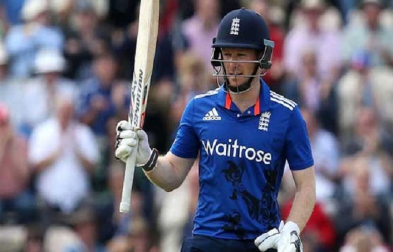 England beat New Zealand to stay in tri-series