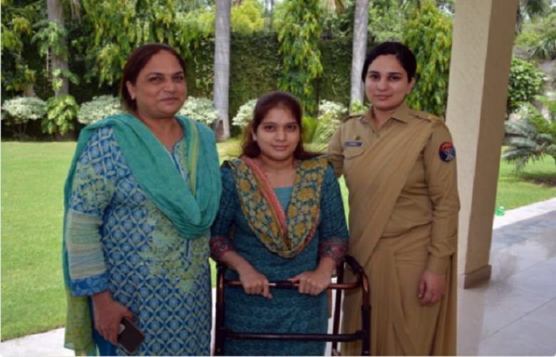 Army Chief announces job for physically challenged woman &quot;Fajar&quot;