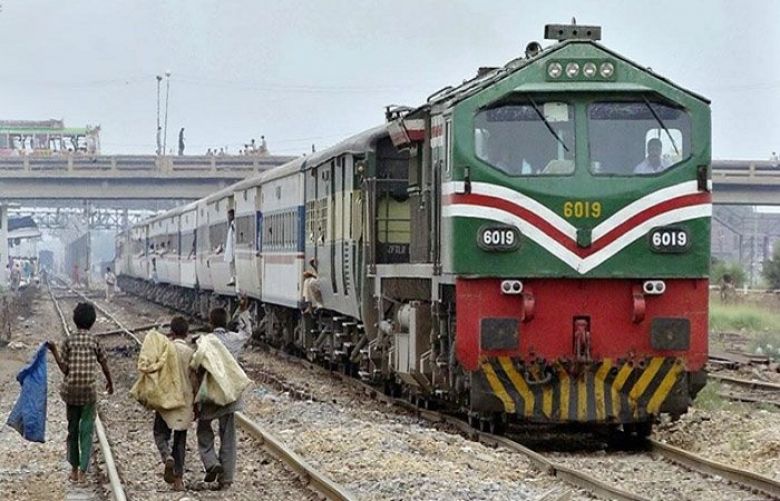 Pakistan Railways slashes ticket prices by 5, 10 percents across AC classes
