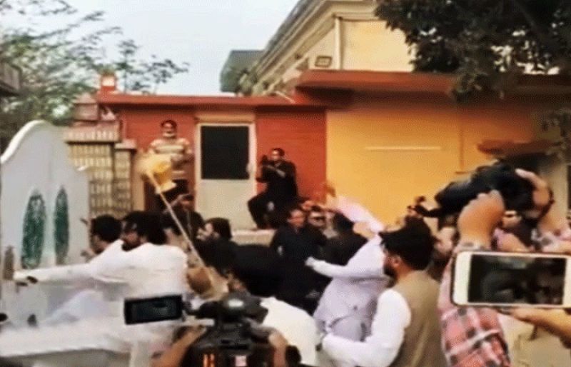 Photo of PTI workers stage violent protest, enter Sindh House in Islamabad by force