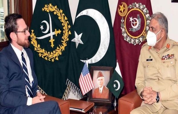 US Special Representative on Afghanistan Thomas West (L) and COAS Gen Qamar Javed Bajwa (R).