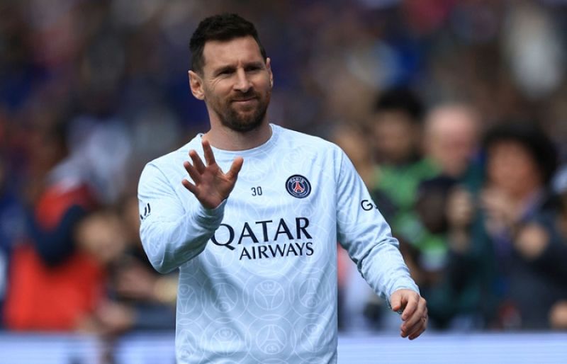 Photo of Apologetic Messi returns to training with PSG