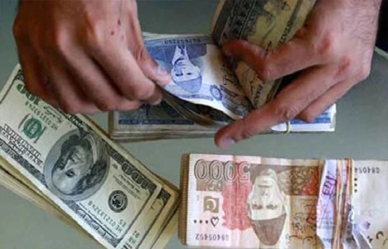 Rupee plunges to historic low as IMF gives Pakistan &#039;tough time&#039;