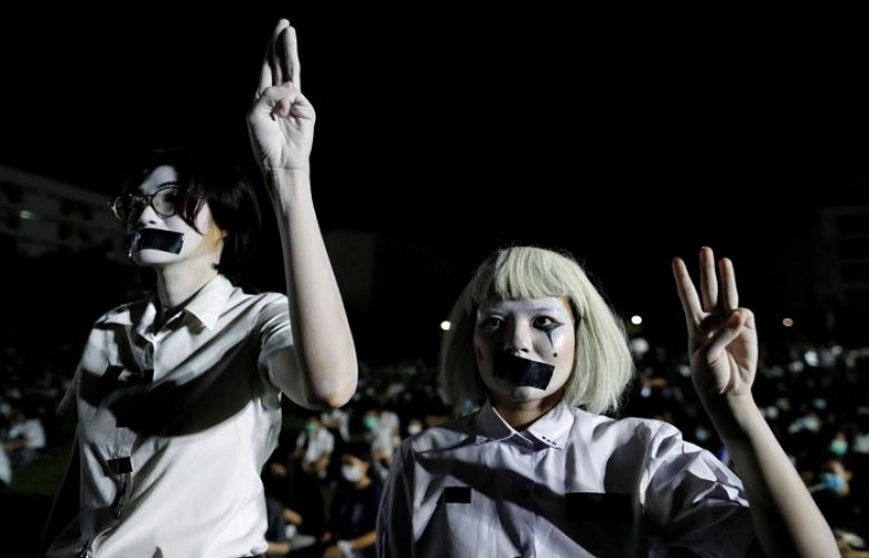 Thai school &#039;Hunger Games&#039; salute protests spread