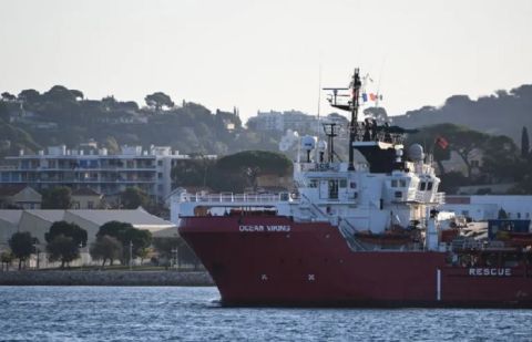 Italy detains migrant rescue ship ‘over port dispute’