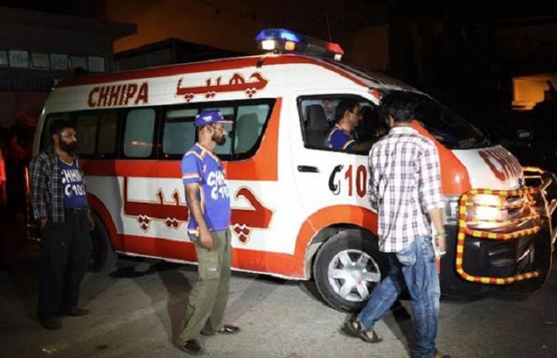 Three of a family die in Karachi road accident in Karachi