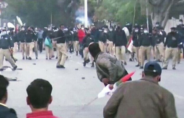 Karachi police fire tear gas, baton-charge MQM-P protesters 