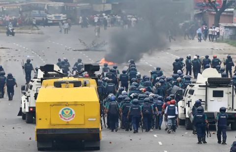 Hundreds injured after Bangladesh police clash with opposition activists