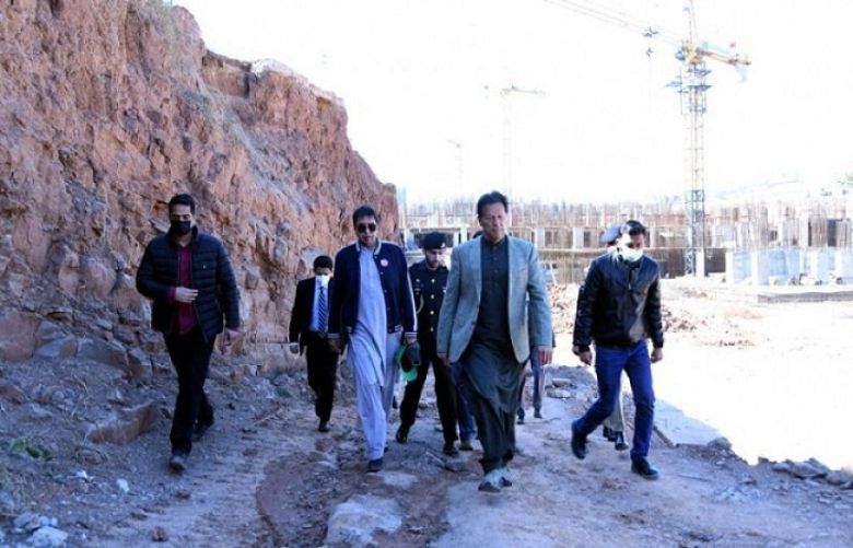 PM pays surprise visit to G-13 project, takes notice of workers&#039; absence