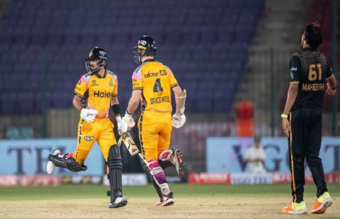 PSL 11: Peshawar Zalmi defeat Hyderabad Kingsmen in low-scoring thriller