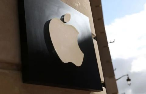 Apple dethrones Samsung as world's biggest phone maker