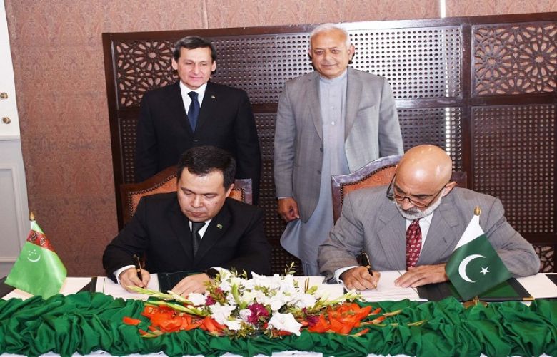 Turkmenistan, Pakistan sign TAPI Gas Project