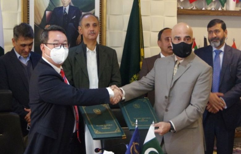 Pakistan, ADB sign agreements worth $1.5bn for various projects