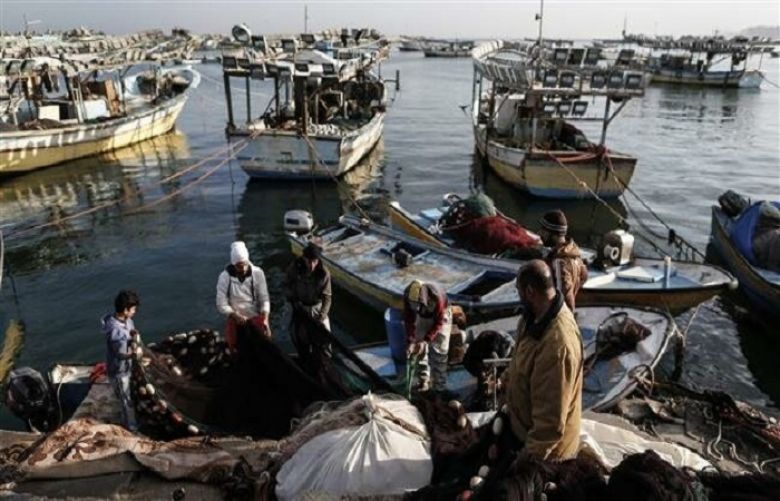 Israel reduces Gaza fishing zone, attacks Palestinian fishermen