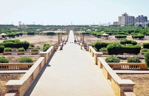 Spread over 130 acres, Bagh Ibn-e-Qasim was redeveloped in a record time of 10 months after removing encroachments from 70 acres of its land in February 2007.