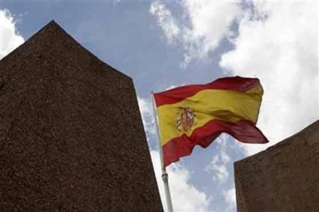 Spain announces 2013 austerity budget