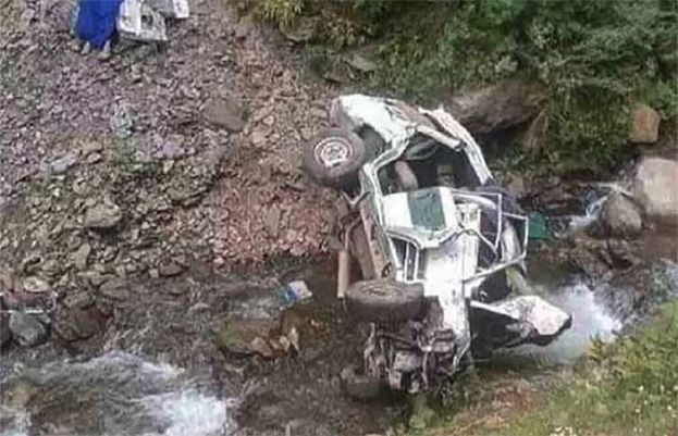 Father, daughter killed as jeep plunges into gorge in Chilas