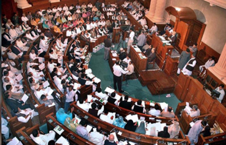 PML-N lawmakers tender resignations to Punjab Assembly