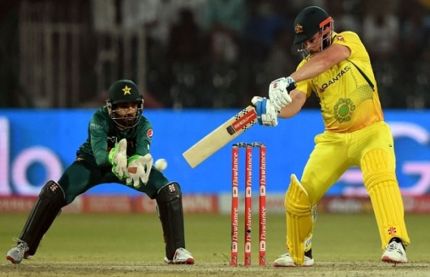 Australia opt to bat first against Pakistan