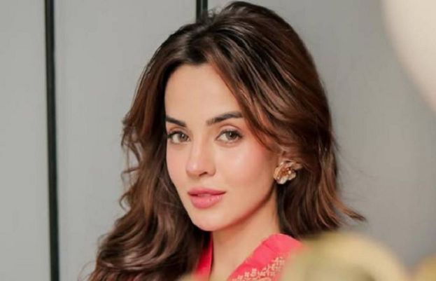 Komal Meer graduates with a Law Degree from London – SUCH TV Komal Meer graduates with a Law Degree from London – SUCH TV