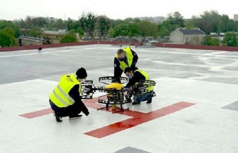 Warsaw hospital eye drones to transport virus test samples