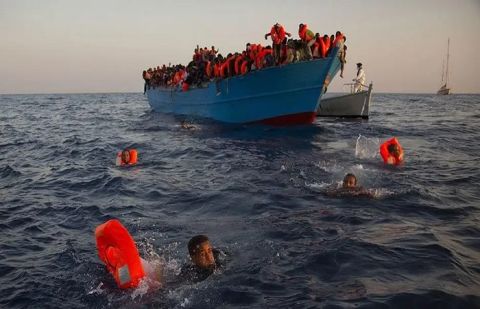 16 dead, dozens missing in shipwrecks off Tunisia