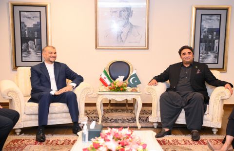 FM Bilawal, Iranian counterpart discuss bilateral ties