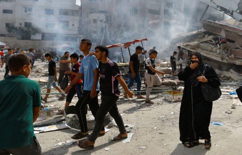 Israeli attacks on Gaza continue as fuel shortage risks hampering aid