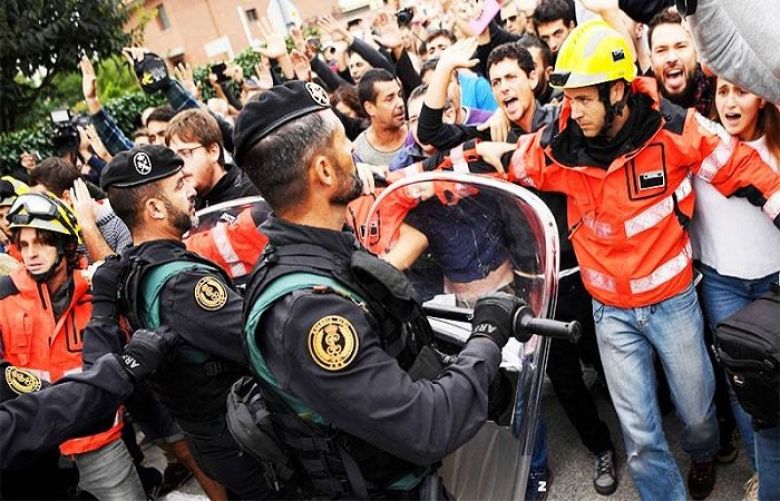 Nearly 350 injured in police crackdown at polling stations in Catalonia