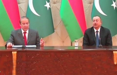 Prime Minister Nawaz Sharif and Azerbaijan President Ilham Aliyev addressing a joint press conference.